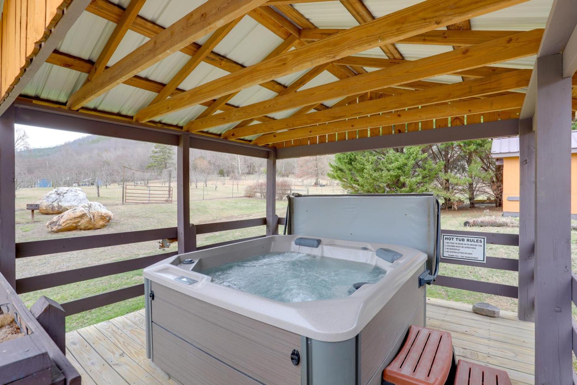 Riverfront Hot Springs Cabin With Private Hot Tub! Εξωτερικό φωτογραφία