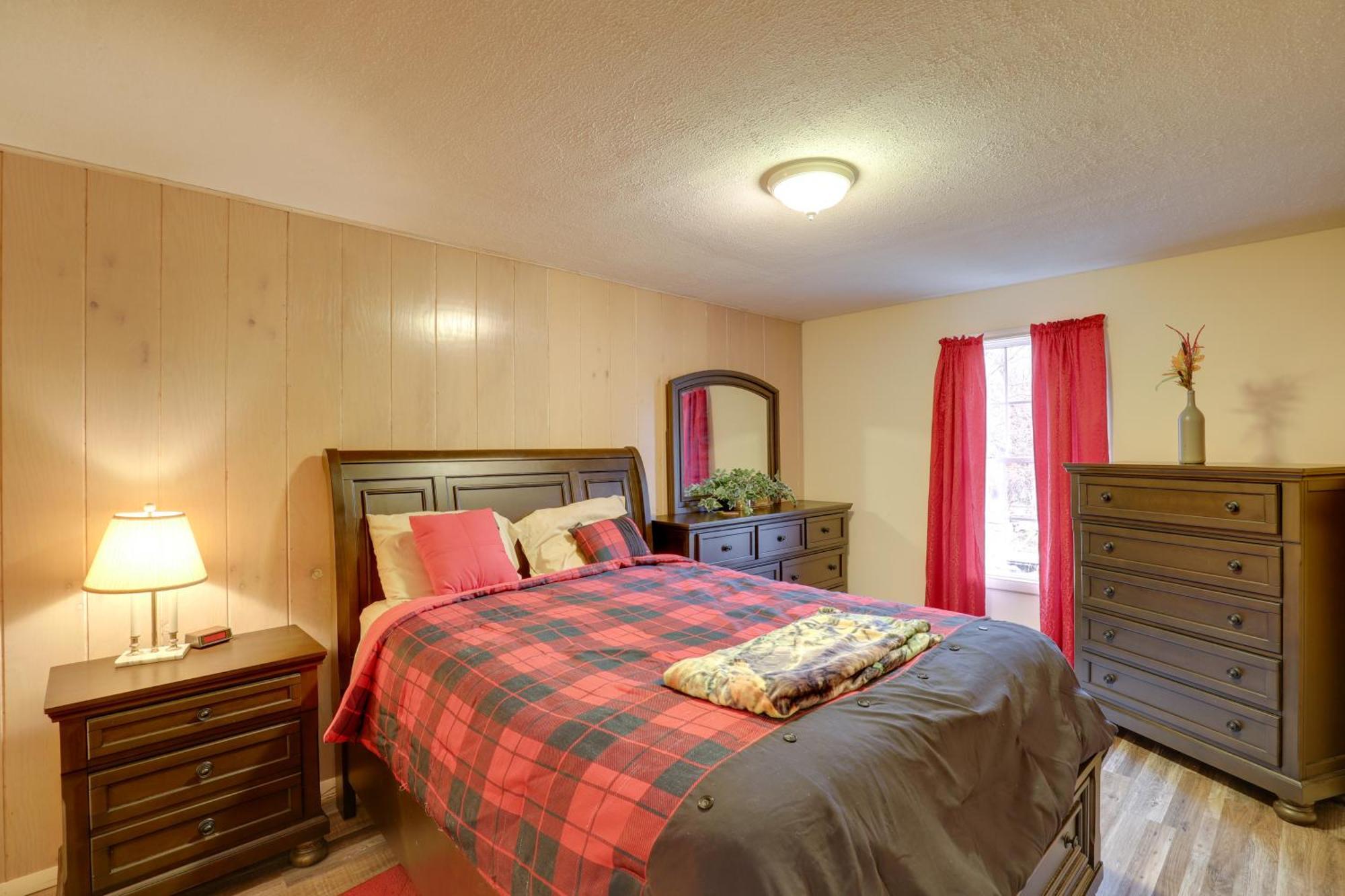 Riverfront Hot Springs Cabin With Private Hot Tub! Εξωτερικό φωτογραφία