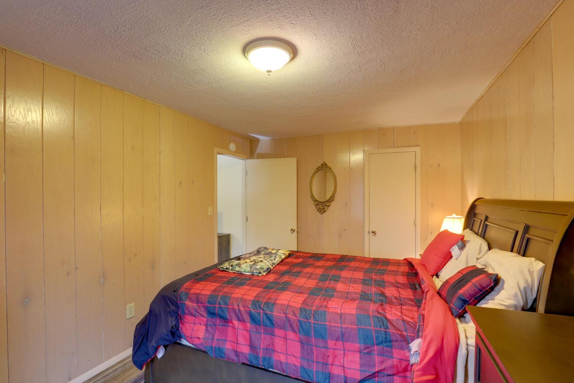 Riverfront Hot Springs Cabin With Private Hot Tub! Εξωτερικό φωτογραφία